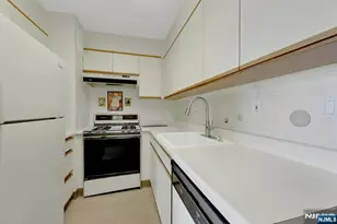 2000 Linwood Ave 15 H, Fort Lee, NJ 07024 - Photo 24