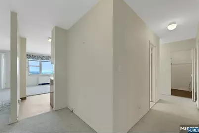 2000 Linwood Avenue 15 H #15 H, Fort Lee, NJ 07024 - Photo 16