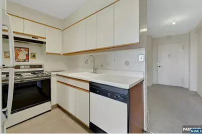 2000 Linwood Avenue 15 H #15 H, Fort Lee, NJ 07024 - Photo 24