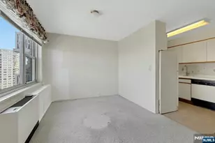 2000 Linwood Ave 15 H, Fort Lee, NJ 07024 - Photo 22