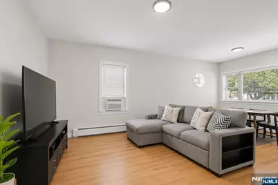 208 Page Avenue, Lyndhurst Township, NJ 07071 - Photo 8