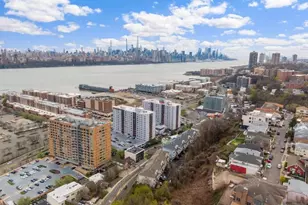 9 Legend Hills Dr, Edgewater, NJ 07020 - Photo 2