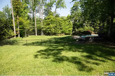 165 Hoover Drive, Cresskill, NJ 07626 - Photo 32