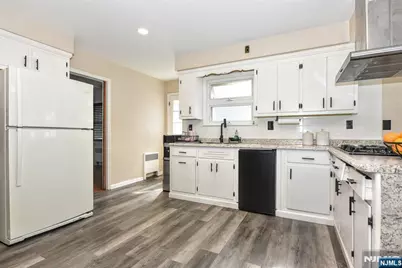 84 Burton Avenue, Hasbrouck Heights, NJ 07604 - Photo 6