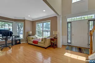 81 Lafayette Cir, Totowa, NJ 07512 - Photo 8