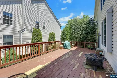 81 Lafayette Circle, Totowa, NJ 07512 - Photo 14