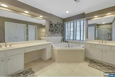 81 Lafayette Circle, Totowa, NJ 07512 - Photo 38