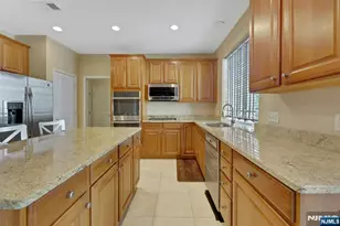 81 Lafayette Cir, Totowa, NJ 07512 - Photo 12