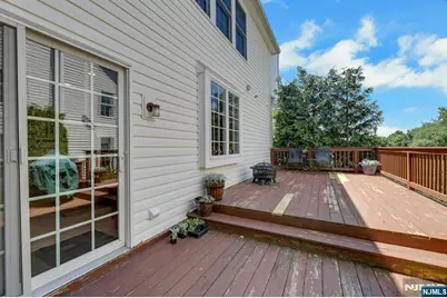 81 Lafayette Circle, Totowa, NJ 07512 - Photo 16