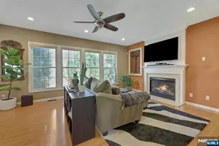 81 Lafayette Cir, Totowa, NJ 07512 - Photo 6