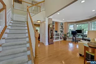 81 Lafayette Cir, Totowa, NJ 07512 - Photo 4