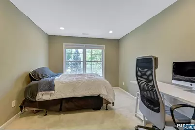 81 Lafayette Circle, Totowa, NJ 07512 - Photo 28