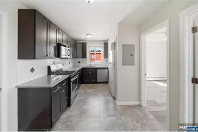 35 Columbia Avenue, Passaic, NJ 07055 - Photo 4