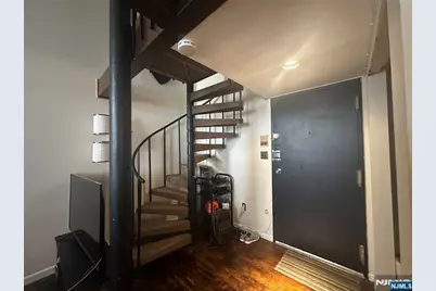464 Central Avenue B9 #B9, Jersey City, NJ 07307 - Photo 2