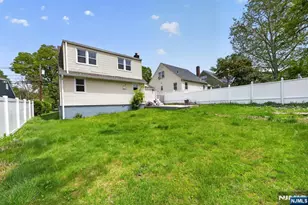 28 Livingston Pl, Teaneck Township, NJ 07666 - Photo 28