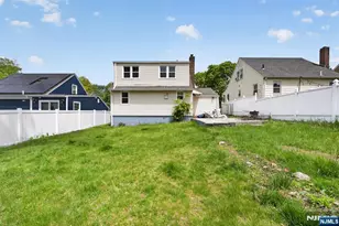 28 Livingston Pl, Teaneck Township, NJ 07666 - Photo 24