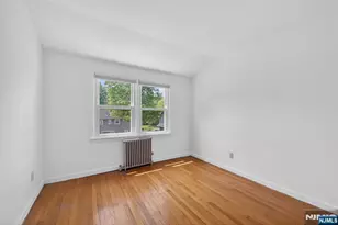 28 Livingston Pl, Teaneck Township, NJ 07666 - Photo 14