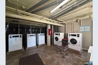 2345 Linwood Avenue 5G #5G, Fort Lee, NJ 07024 - Photo 8
