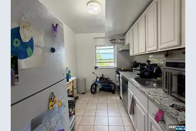 2345 Linwood Avenue 5G #5G, Fort Lee, NJ 07024 - Photo 6