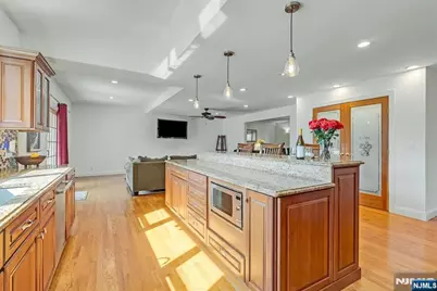254 Hoppers Lane, Paramus, NJ 07652 - Photo 14