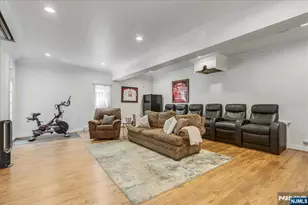 254 Hoppers Ln, Paramus, NJ 07652 - Photo 16
