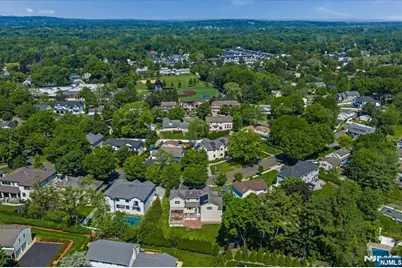 254 Hoppers Lane, Paramus, NJ 07652 - Photo 40