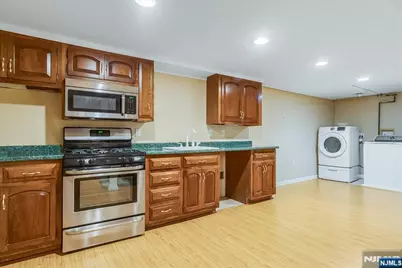254 Hoppers Lane, Paramus, NJ 07652 - Photo 28