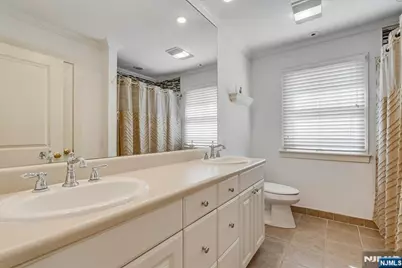 254 Hoppers Lane, Paramus, NJ 07652 - Photo 24