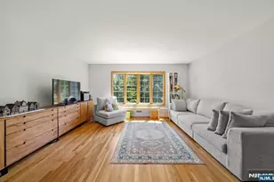 89 Forsythia Ln B, Paramus, NJ 07652 - Photo 4
