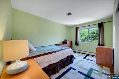22 Hampton Court 422 #422, Washington Township, NJ 07676 - Photo 18