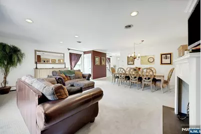 22 Hampton Court 422 #422, Washington Township, NJ 07676 - Photo 12