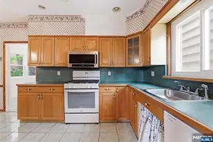 136 56th St, Bayonne, NJ 07002 - Photo 14