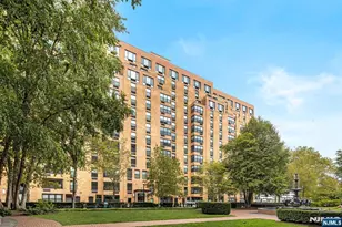 2 Constitution Ct 814, Hoboken, NJ 07030 - Photo 34