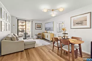 2 Constitution Ct 814, Hoboken, NJ 07030 - Photo 2