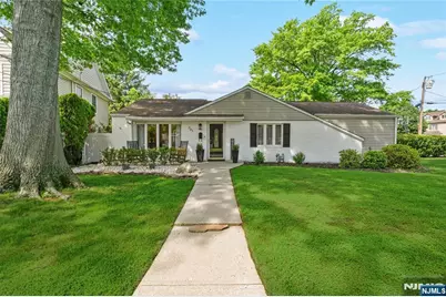 231 Beech Drive, River Edge, NJ 07661 - Photo 2