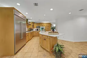 364 Canterbury Ln, Wyckoff Township, NJ 07481 - Photo 16