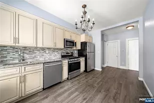 678 Anderson Ave, Cliffside Park, NJ 07010 - Photo 4
