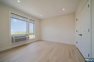 401 E Central Blvd 3C, Palisades Park, NJ 07650 - Photo 10