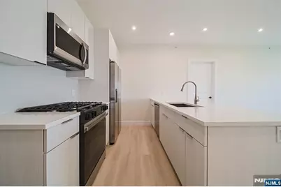 401 E Central Boulevard 3C #3C, Palisades Park, NJ 07650 - Photo 8