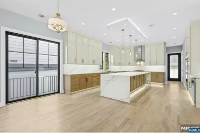 66 Westview Drive, Bergenfield, NJ 07621 - Photo 12