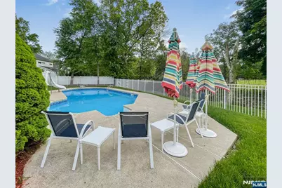 445 Nevada Street, Paramus, NJ 07652 - Photo 20