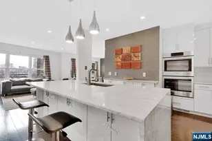 331 Promenade, Edgewater, NJ 07020 - Photo 6