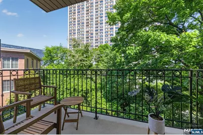 200 Laird Avenue 204 #204, Cliffside Park, NJ 07010 - Photo 8