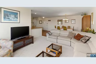 280 Prospect Avenue 8G #8G, Hackensack, NJ 07601 - Photo 8