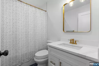 385 Copeland Avenue, Lyndhurst Township, NJ 07071 - Photo 30