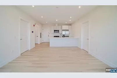 401 E Central Boulevard 2A #2A, Palisades Park, NJ 07650 - Photo 6