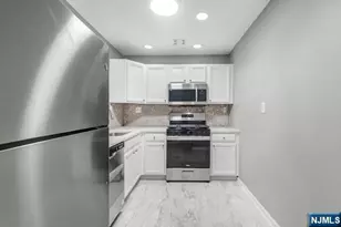 131 Clinton Pl 203, Hackensack, NJ 07601 - Photo 16