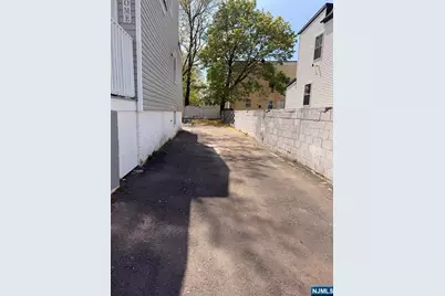 392 14th Avenue, Irvington, NJ 07111 - Photo 10