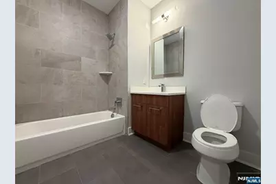2150 N Central Road 605 #605, Fort Lee, NJ 07024 - Photo 10
