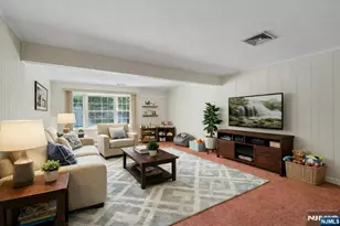 98 Vassar Dr, Paramus, NJ 07652 - Photo 24